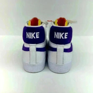 NIKE SB BLAZER MID COURT WHITE AND PURPLE SIZE 6